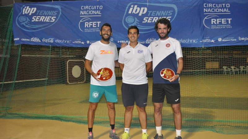 Gran nivel y éxito de participación en el Open de Tenis de Miguel Turra