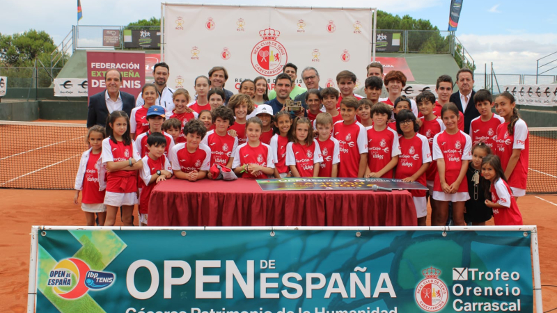 Julio César Porras revalida el título de campeón en el Open de España en Cáceres