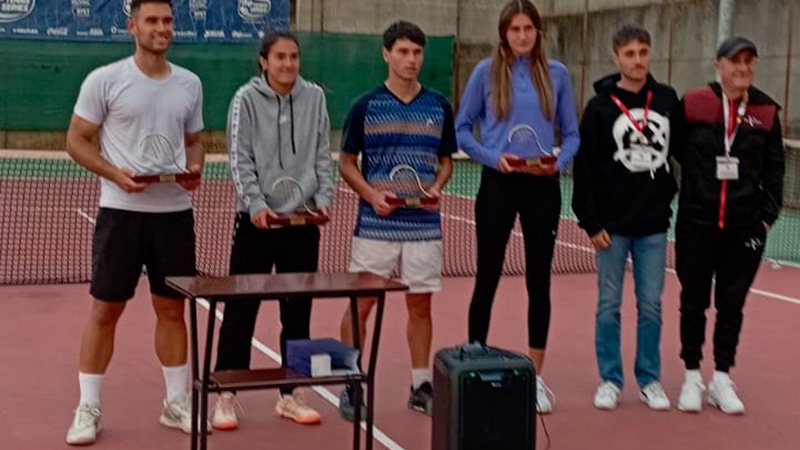 Santiago Plaza y María Oliver triunfan en el Open Nacional de Tenis "Villa de Bembibre" 2024